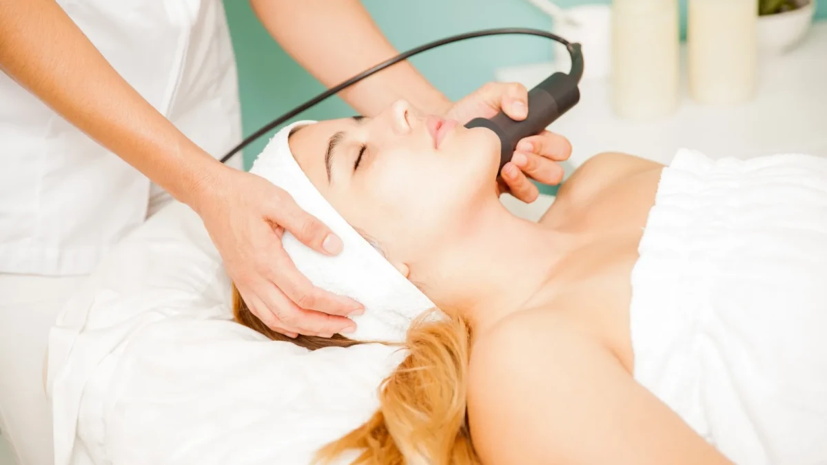 Hydrafacial mı, Fresh mi, DermaRevive mı? Hangi Profesyonel Bakım Size Uygun?