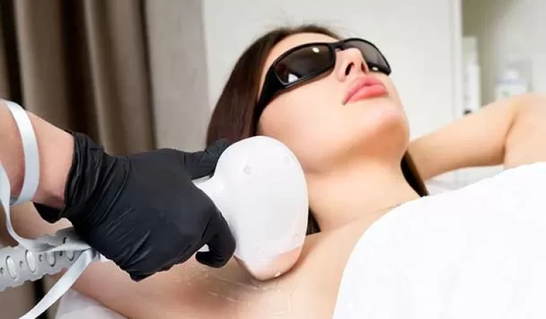 Lazer Epilasyon İçin İdeal Yaş: Doğru Zaman Ne Zaman?