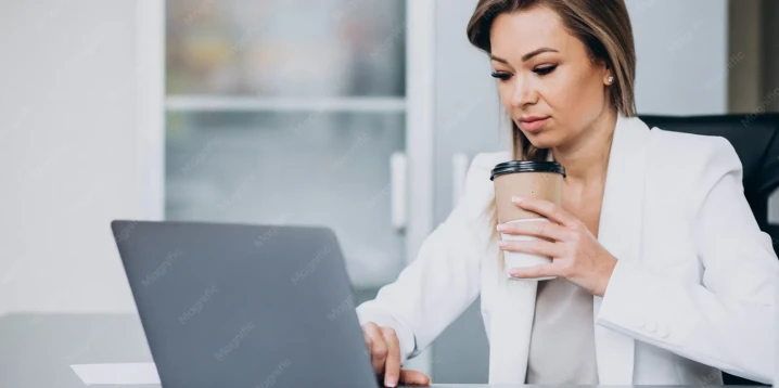 Air Con, Heating and Dry Air: Protecting Your Skin at the Office