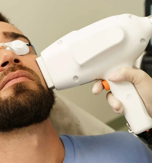 Erkek Yüz Epilasyonu: Sakal Üstü ve Kaş Arası Çözümleri