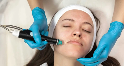Hydrafacial Cilt Bakımı: Derinlemesine Temizlik ve Yenileme Rehberi