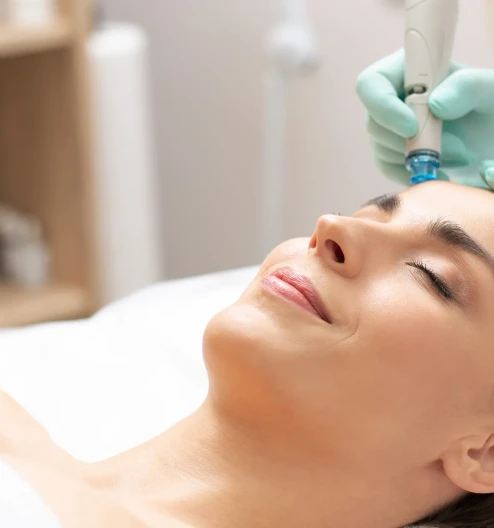Hydro Facial Nedir? Adım Adım Derinlemesine Cilt Temizliği Rehberi