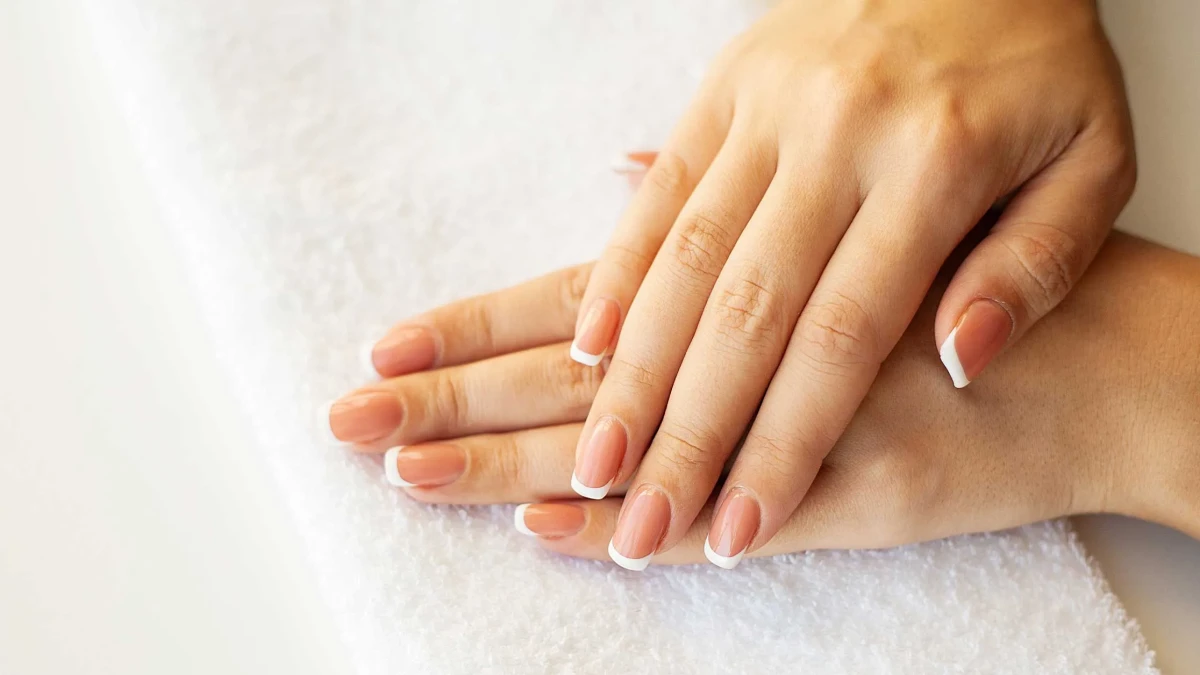 Permanent Nail Polish for Broken Nails: Repair Without Cutting