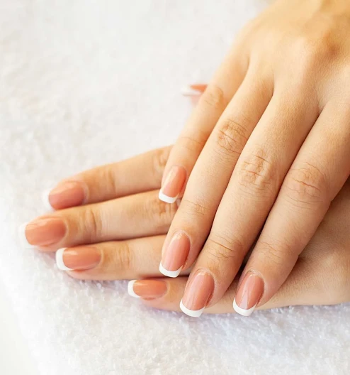 Kırık Tırnağa Kalıcı Oje: Kesmeden Onarım ve Estetik Çözümler