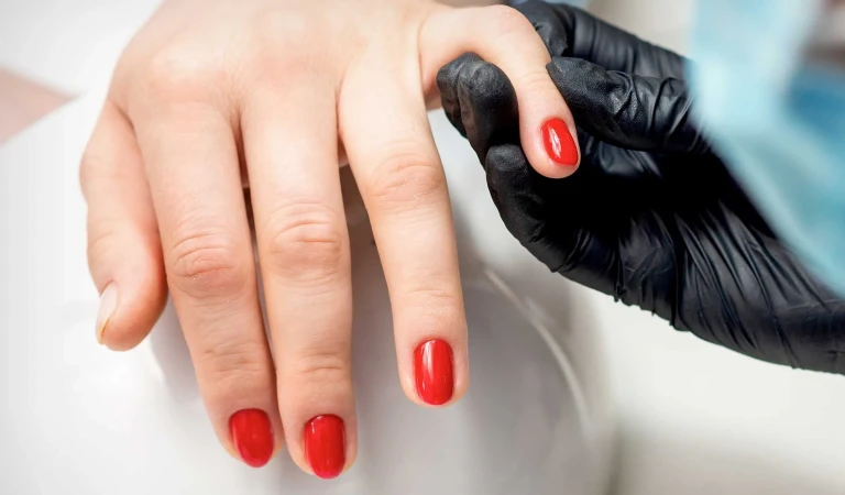 Shellac Kalıcı Oje Uygulaması: Renew & Revive da Mükemmel Bakım